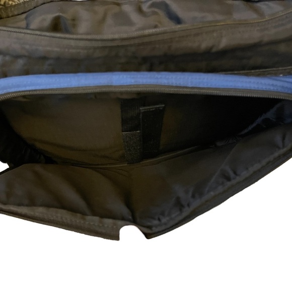 Eddie Bauer Blue & Black Messenger Bag with Laptop Carry on‎ Crossbody Bag - Picture 11 of 14